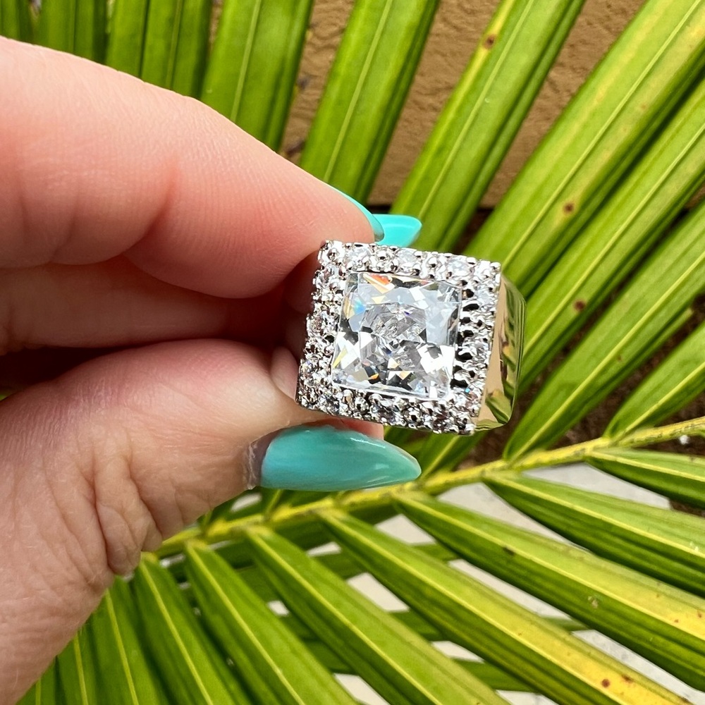 Women’s Rhinestone Princess Cut Ring